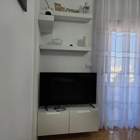 Apartment With Seaview At Skela